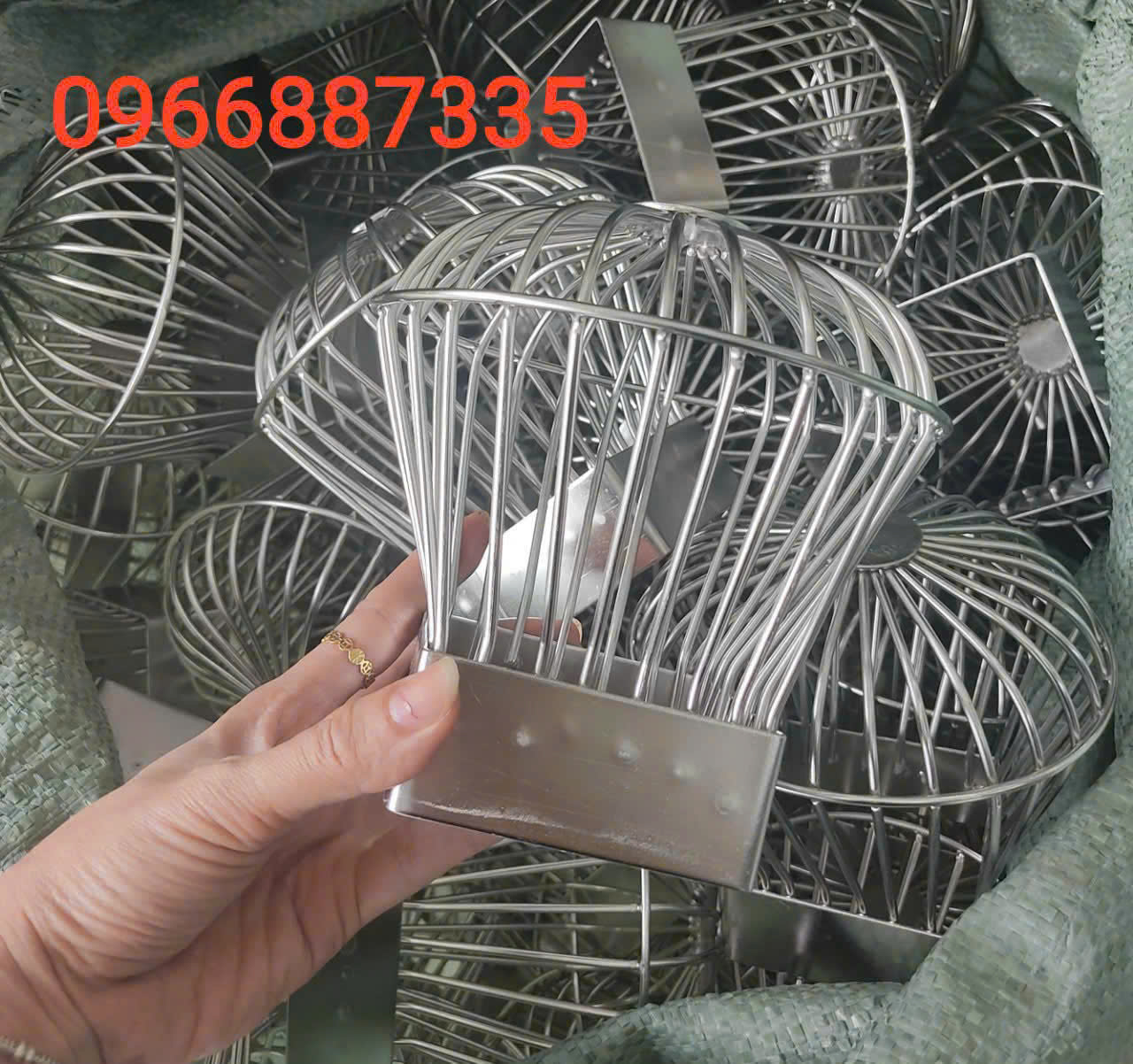 Cầu Chắn Rác Đế Vuông Inox 304